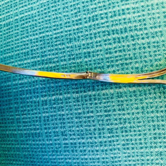 Chanel Authentic 14K  with  (37) tiny diamonds. - Picture 4 of 5